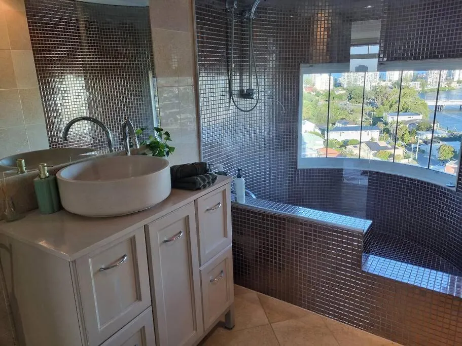 Surfers Paradise Penthouse & Rooftop Plunge Pool Gold Coast Holiday home