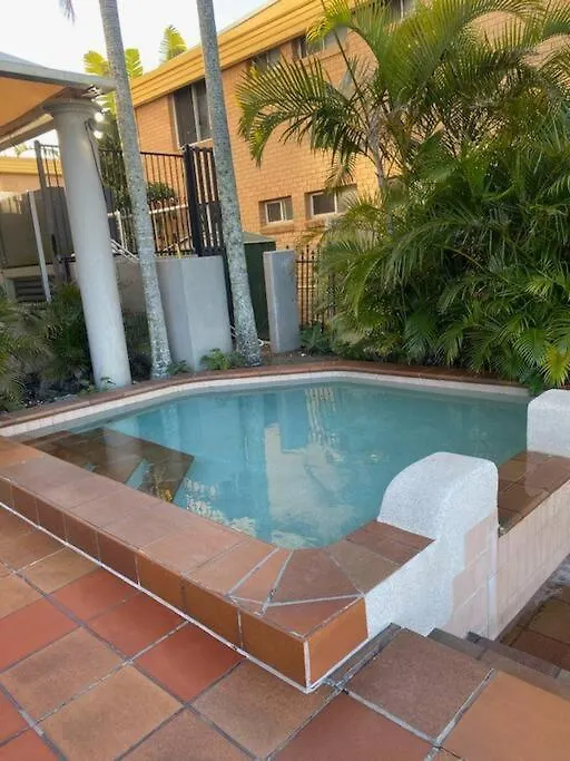 Surfers Paradise Penthouse & Rooftop Plunge Pool Gold Coast Holiday home
