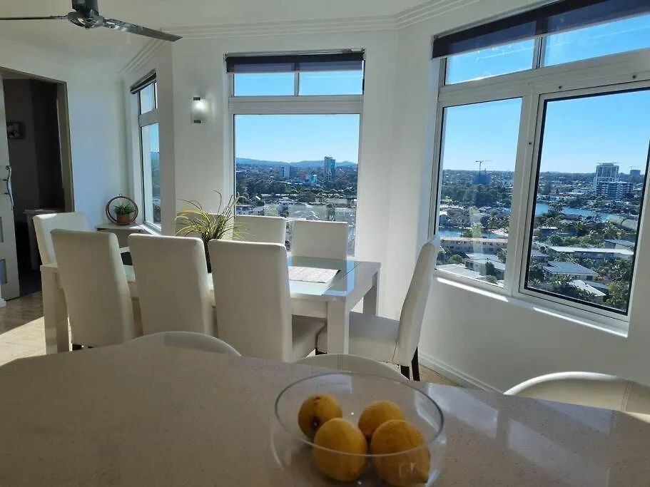 Surfers Paradise Penthouse & Rooftop Plunge Pool Gold Coast Australia
