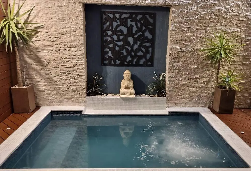 Surfers Paradise Penthouse & Rooftop Plunge Pool Gold Coast