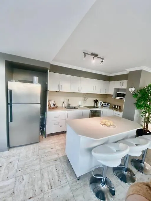 Holiday home Surfers Paradise Penthouse & Rooftop Plunge Pool Gold Coast