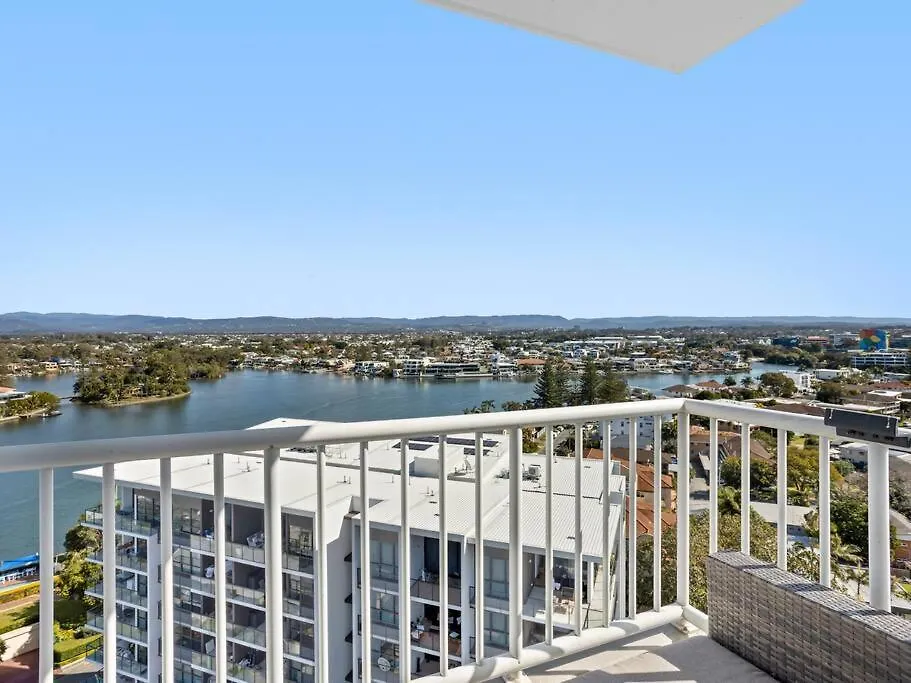 Holiday home Surfers Paradise Penthouse & Rooftop Plunge Pool Gold Coast