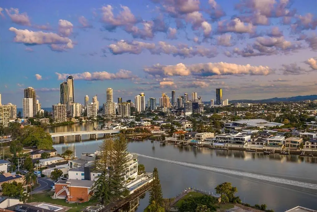 Surfers Paradise Penthouse & Rooftop Plunge Pool Gold Coast 0*,  Australia
