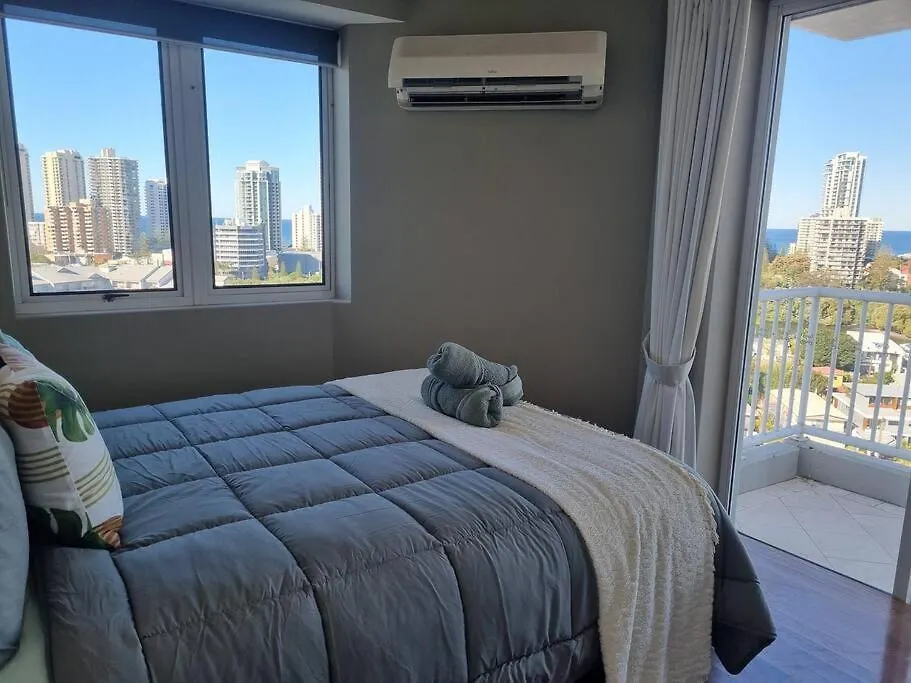 Surfers Paradise Penthouse & Rooftop Plunge Pool Gold Coast Holiday home