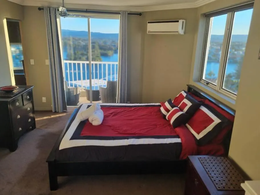 Holiday home Surfers Paradise Penthouse & Rooftop Plunge Pool Gold Coast