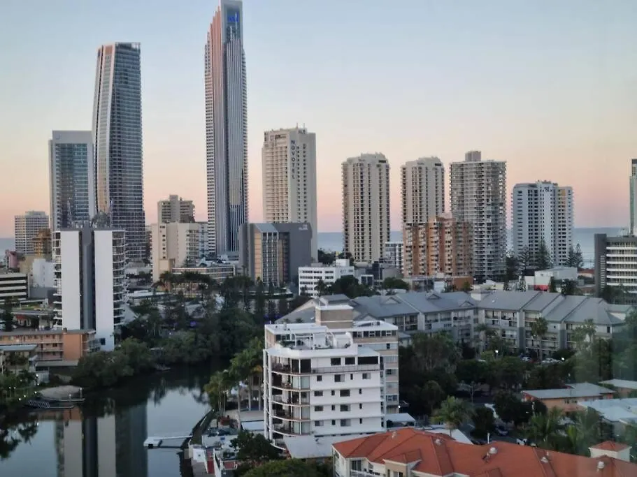 Surfers Paradise Penthouse & Rooftop Plunge Pool Gold Coast 0*,  Australia