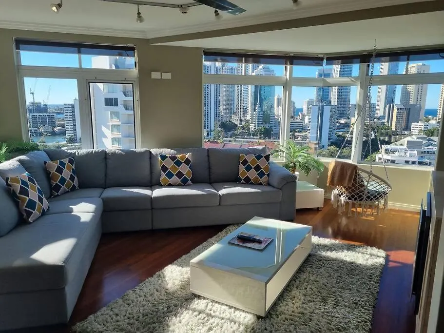 Surfers Paradise Penthouse & Rooftop Plunge Pool Gold Coast Holiday home