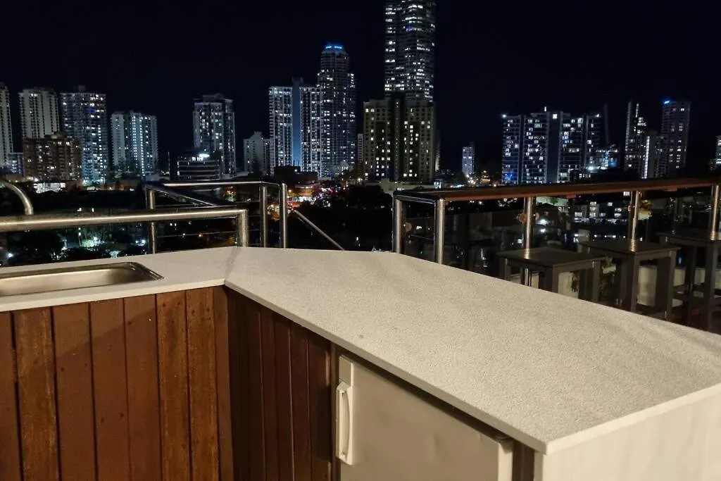 Surfers Paradise Penthouse & Rooftop Plunge Pool Gold Coast Holiday home