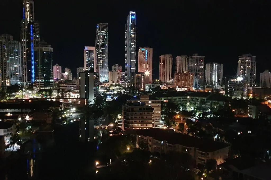 Surfers Paradise Penthouse & Rooftop Plunge Pool Gold Coast Holiday home